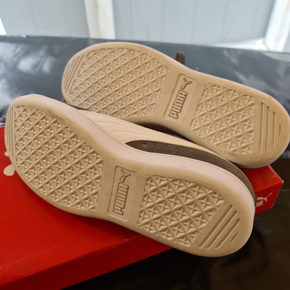 Puma ladies Vikky Suede size 8, and 10. - Picture 2 of 6